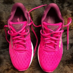 brooks ravenna 9 pink